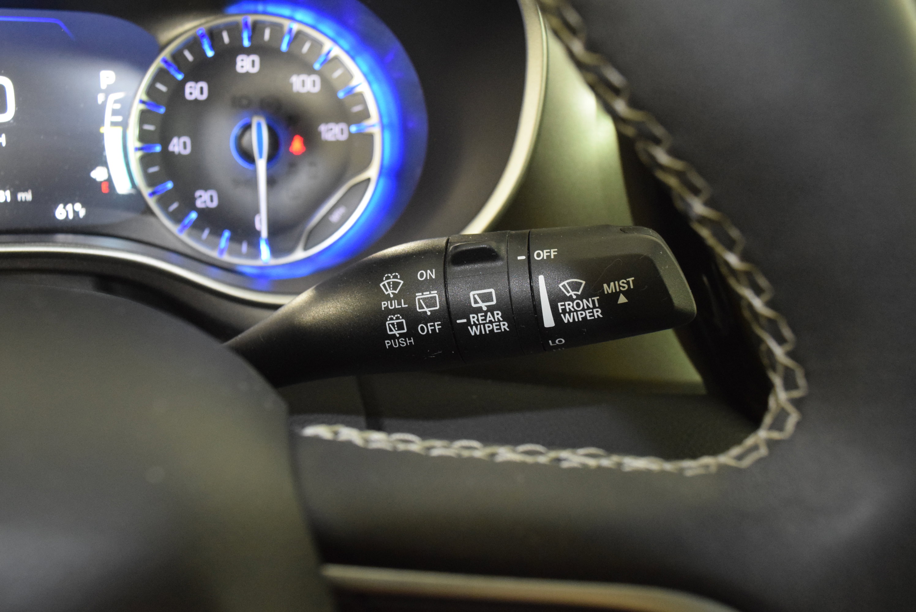 Used 2024 Chrysler Pacifica Touring-L image 18