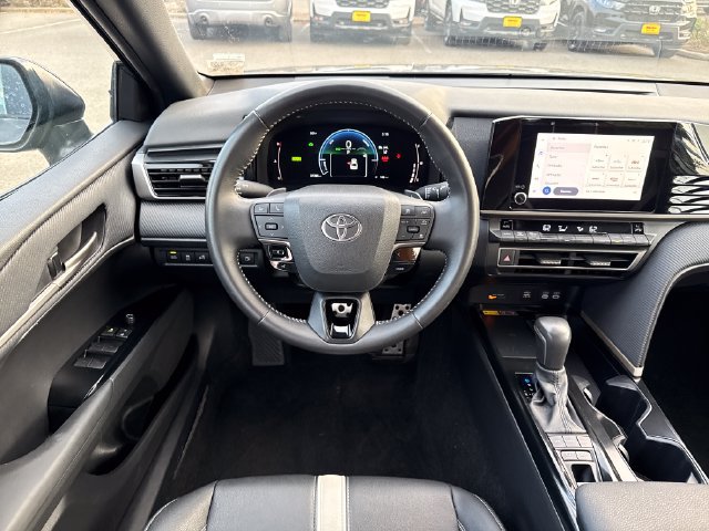 Used 2025 Toyota Camry SE FWD image 28