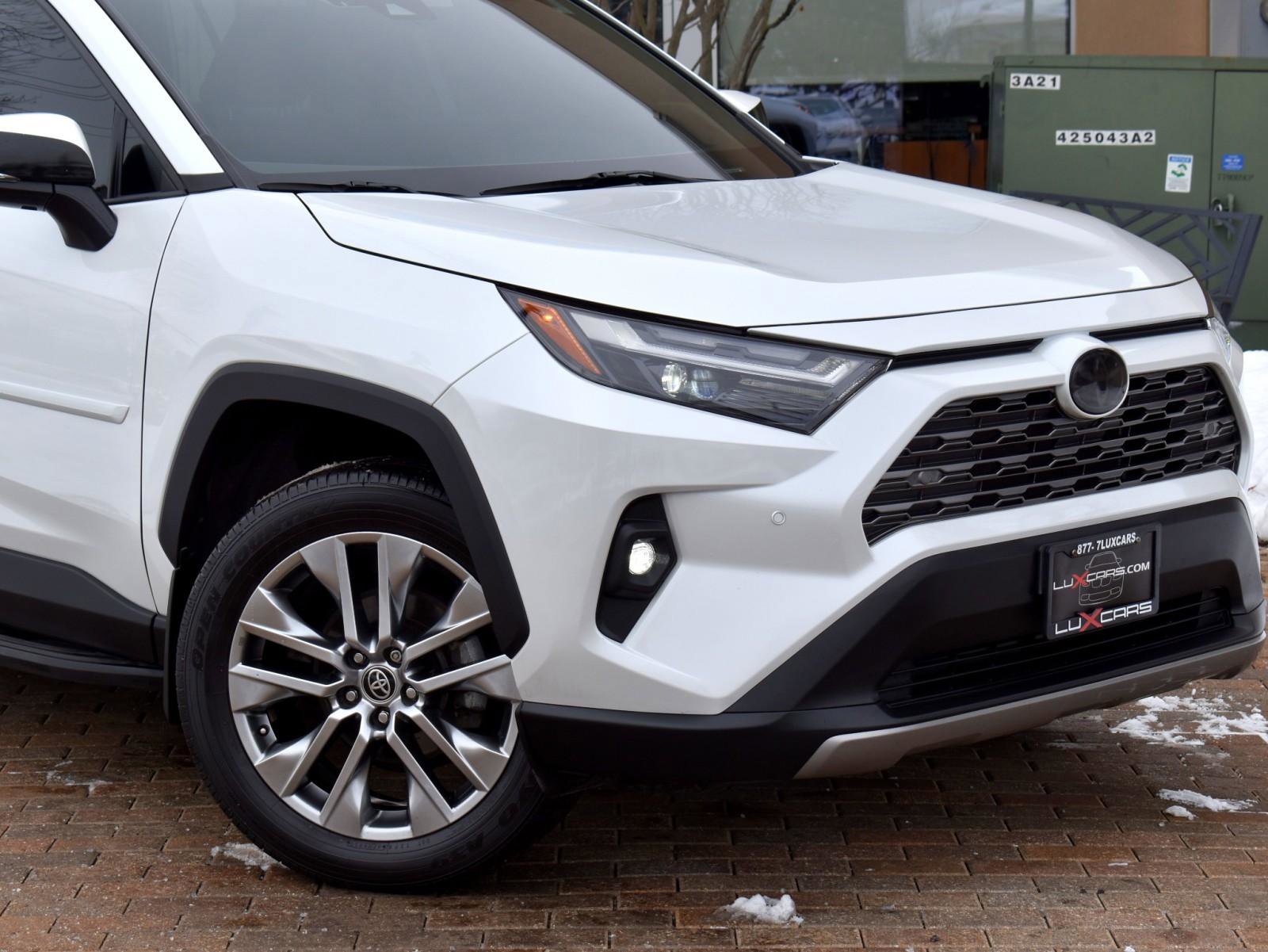 Used 2023 Toyota RAV4 Limited image 4