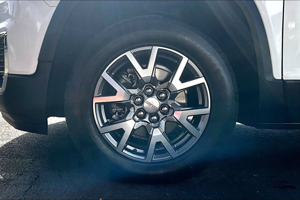 Used 2022 GMC Acadia SLT w/ Technology Package FWD image 34
