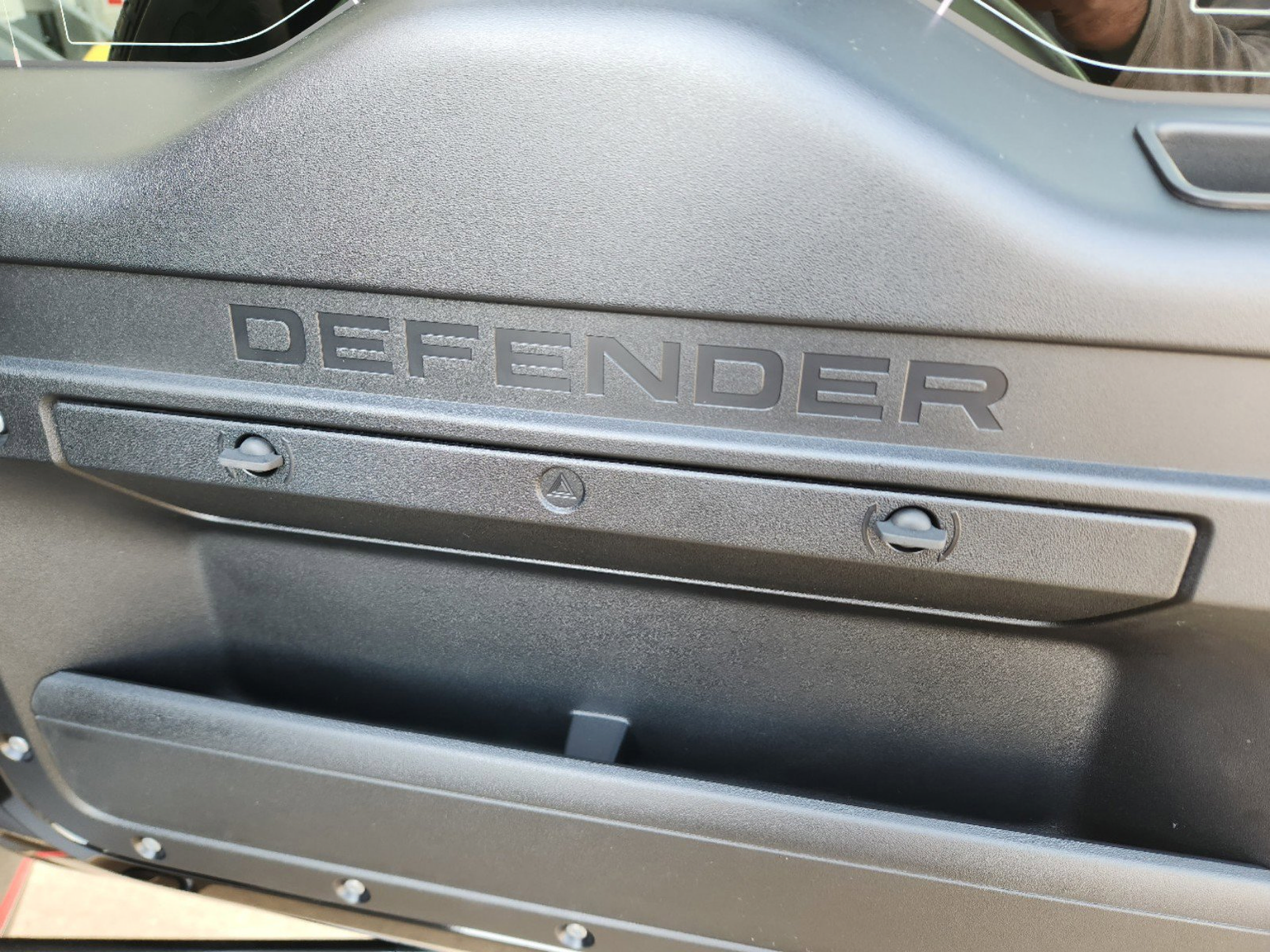 New 2025 Land Rover Defender 110 X-Dynamic SE AWD/4WD image 28