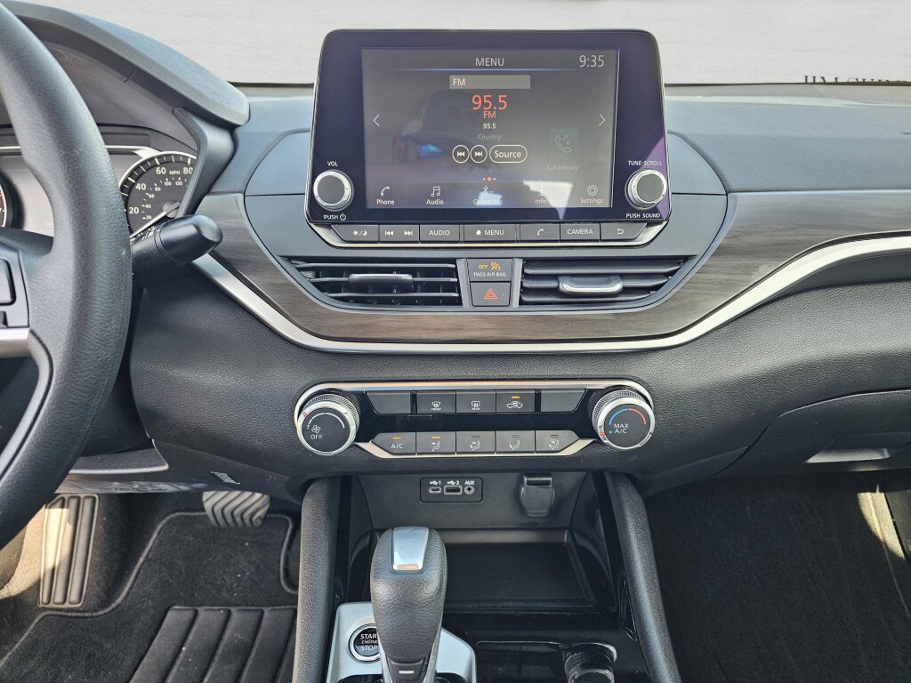 Used 2024 Nissan Altima 2.5 SV image 24