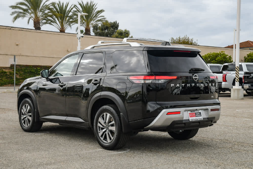 Used 2023 Nissan Pathfinder SL w/ Cargo Package FWD image 7