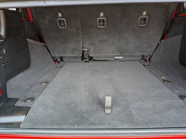 Used 2018 Jeep Wrangler Unlimited Sahara w/ Cold Weather Group image 21