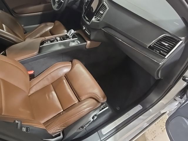 Used 2023 Volvo XC90 B6 Ultimate w/ Protection Package Premier image 21