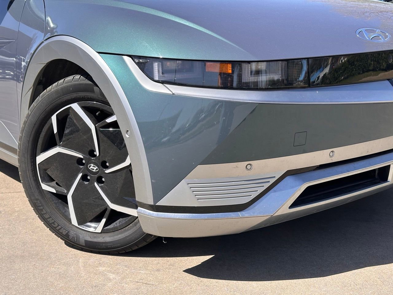 Used 2024 Hyundai Ioniq 5 Limited image 4