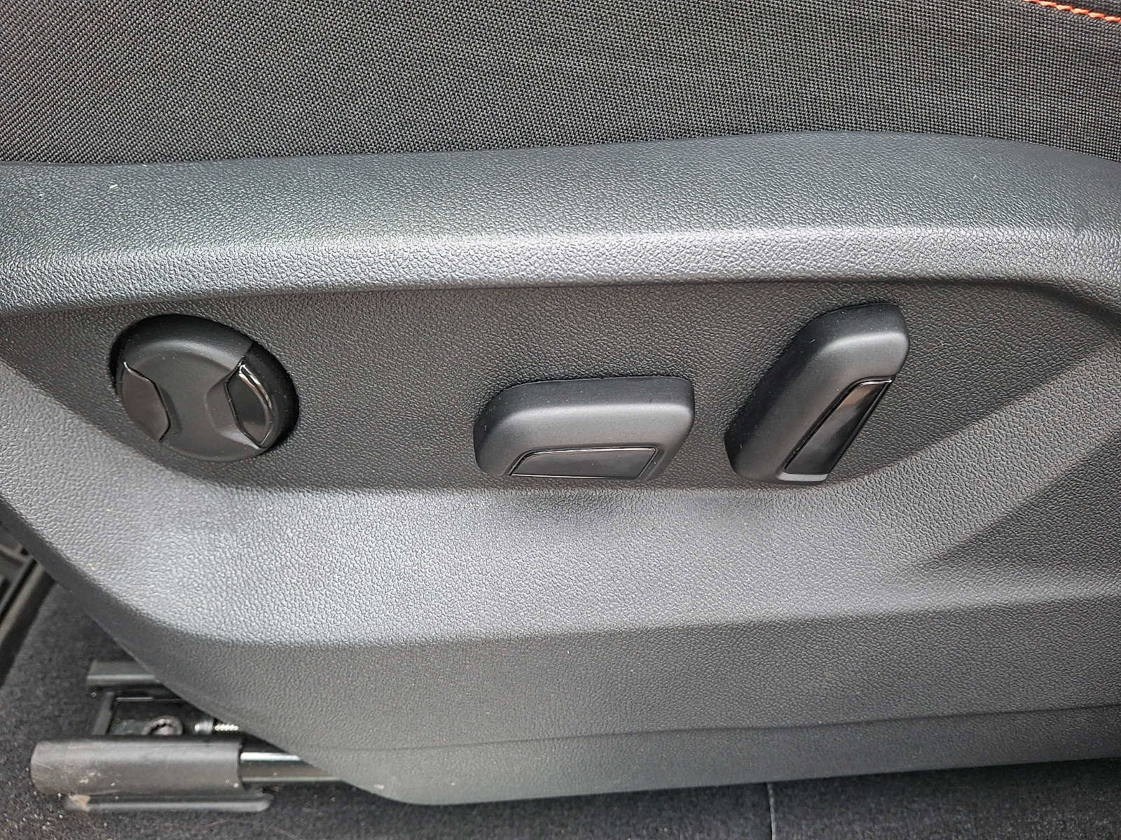 Used 2025 Volkswagen Atlas Peak Edition SE AWD/4WD image 12