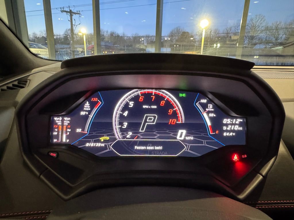 Used 2020 Lamborghini Huracan EVO image 31