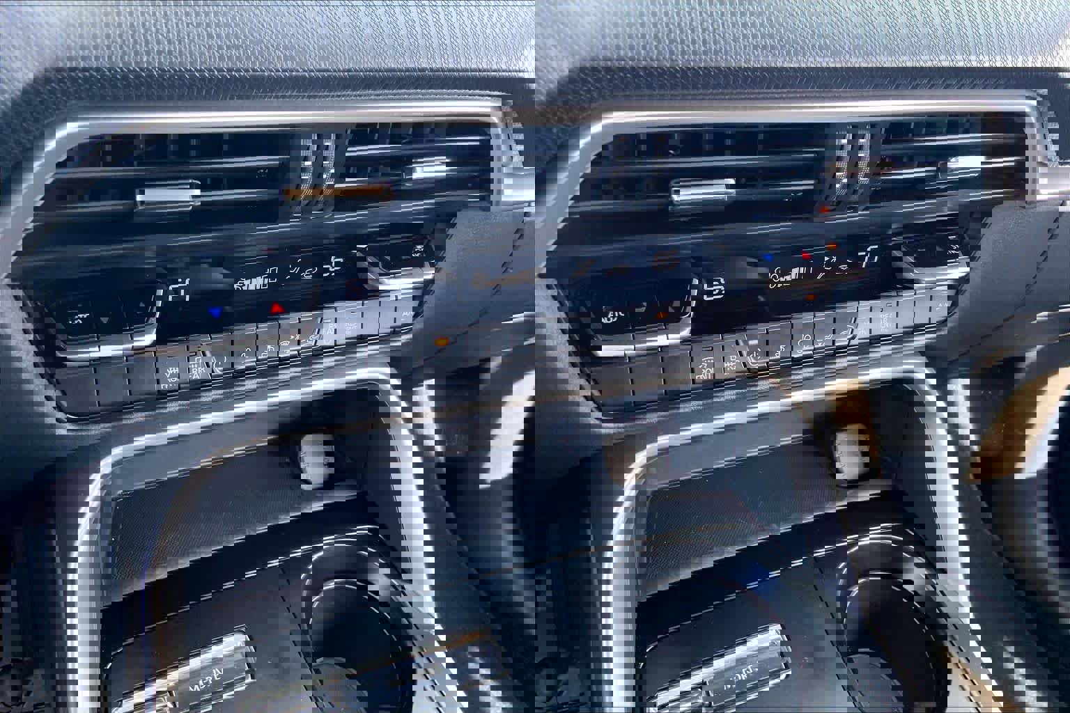 Used 2025 MAZDA CX-90 3.3 Turbo w/ Select Package image 32