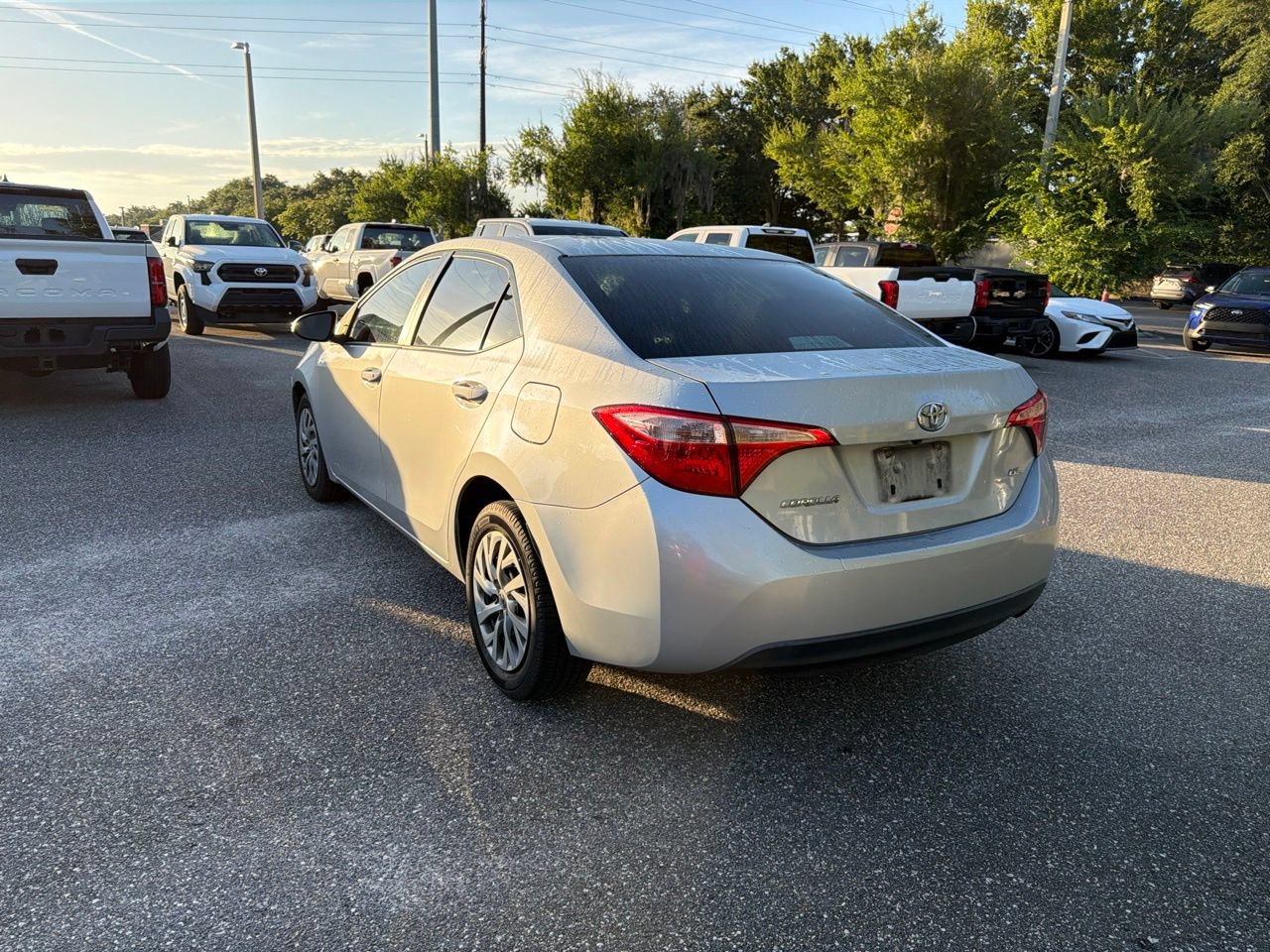 Used 2017 Toyota Corolla L FWD image 3