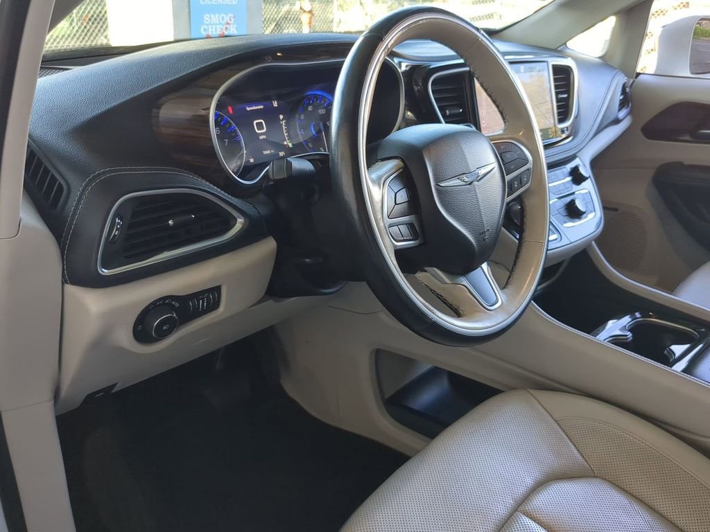 Used 2021 Chrysler Pacifica Limited w/ Premium & Safety Sphere Group image 19