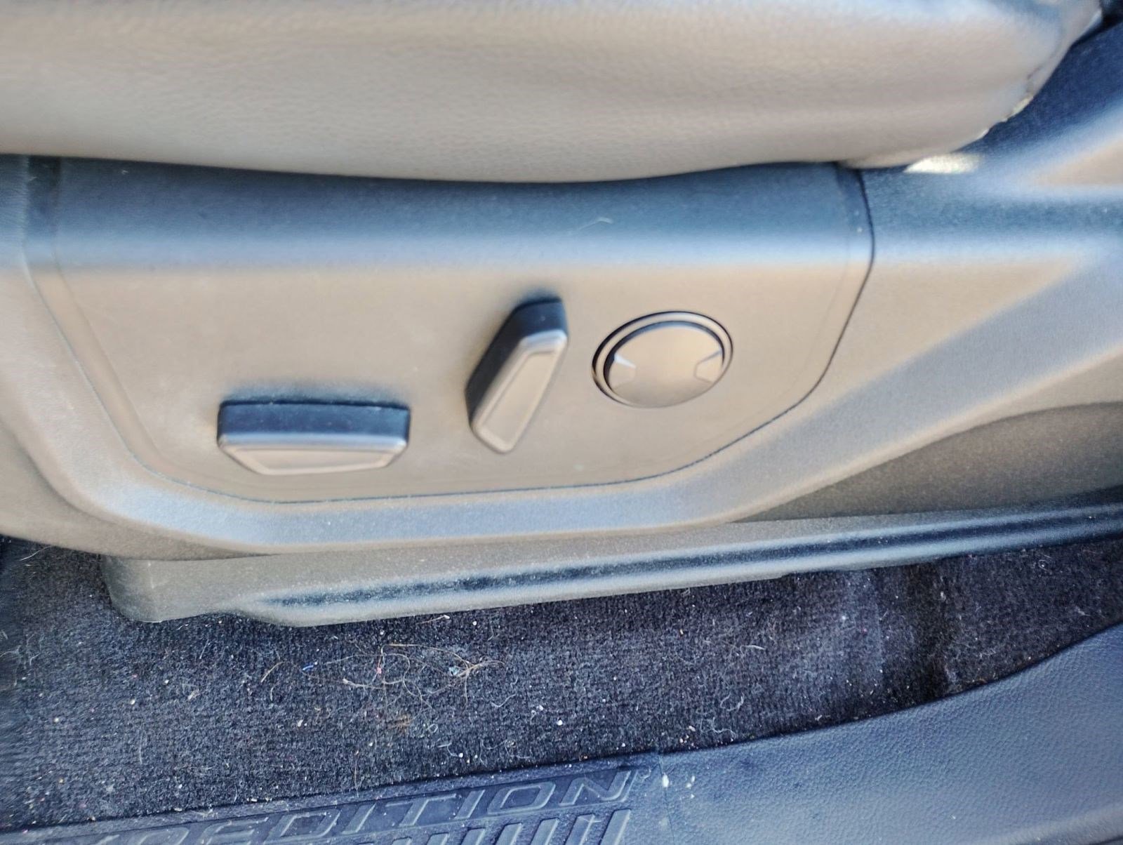 Used 2021 Ford Expedition Max XLT image 13