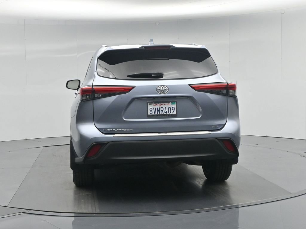 Used 2021 Toyota Highlander XLE image 31