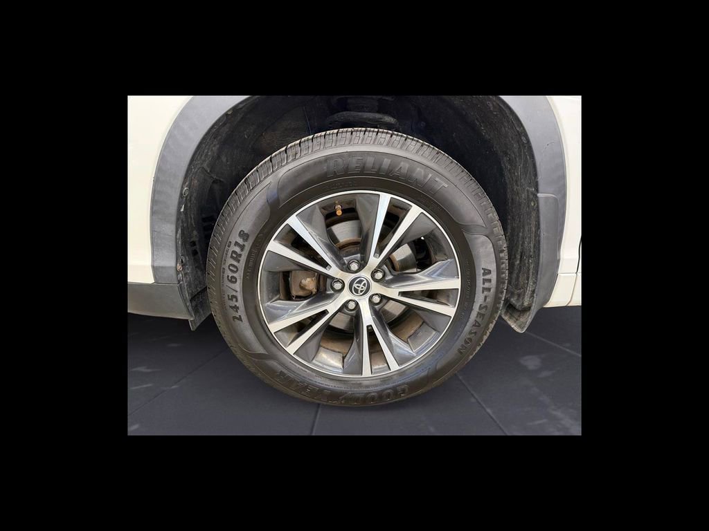 Used 2016 Toyota Highlander XLE image 10