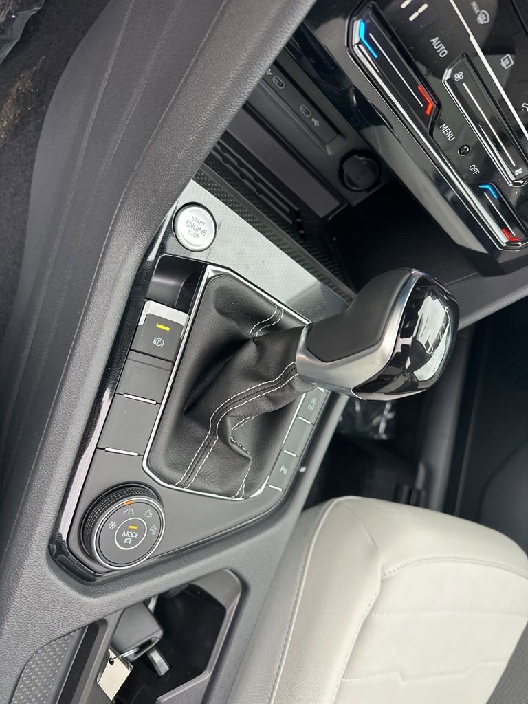 New 2026 Volkswagen Taos SE image 25