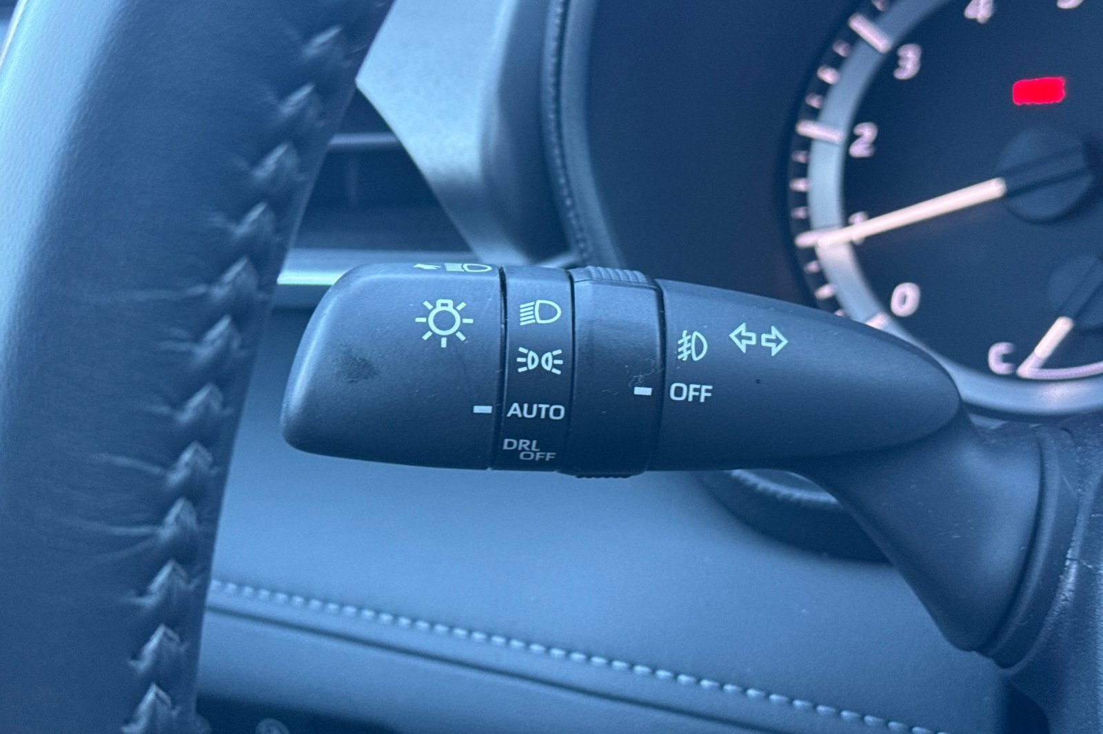 Used 2025 Toyota Highlander LE image 38