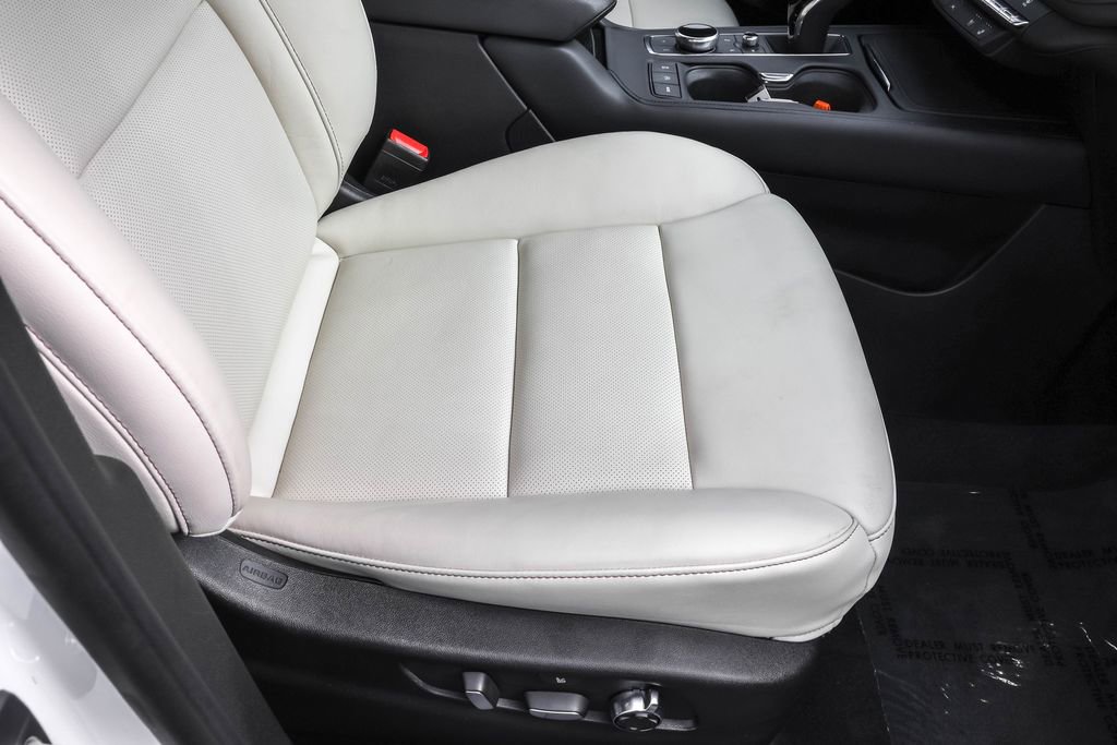 Used 2023 Cadillac XT4 Sport AWD/4WD image 42