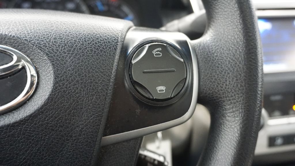 Used 2013 Toyota Camry LE image 47