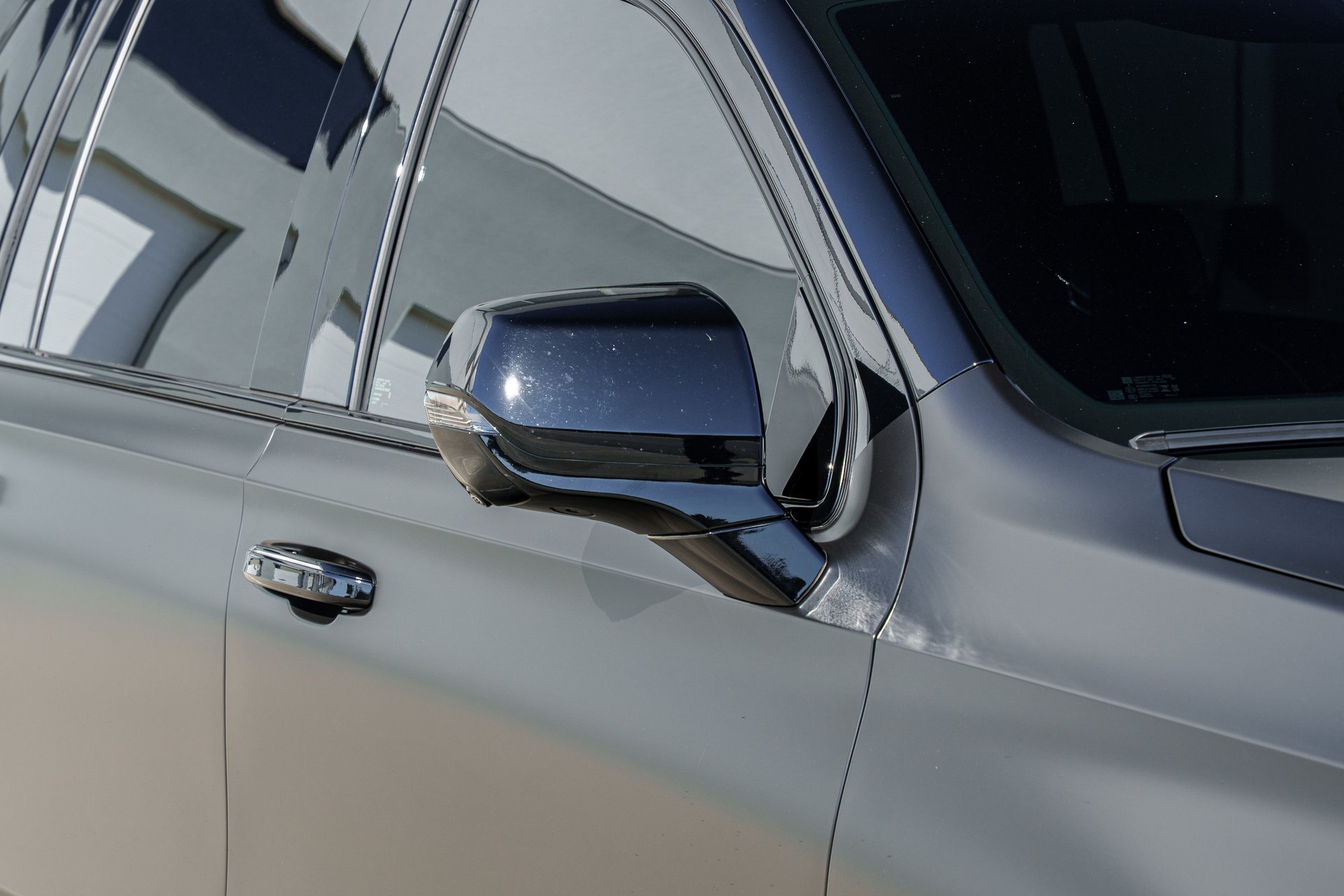 Used 2024 Cadillac Escalade ESV V w/ LPO, Floor Liner Package AWD/4WD image 13