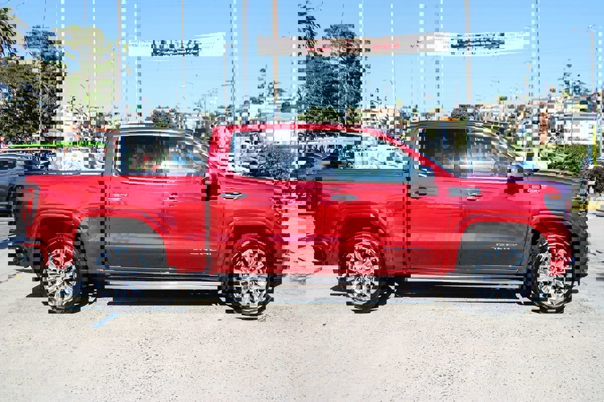 Used 2024 GMC Sierra 1500 Denali w/ Denali Reserve Package image 7