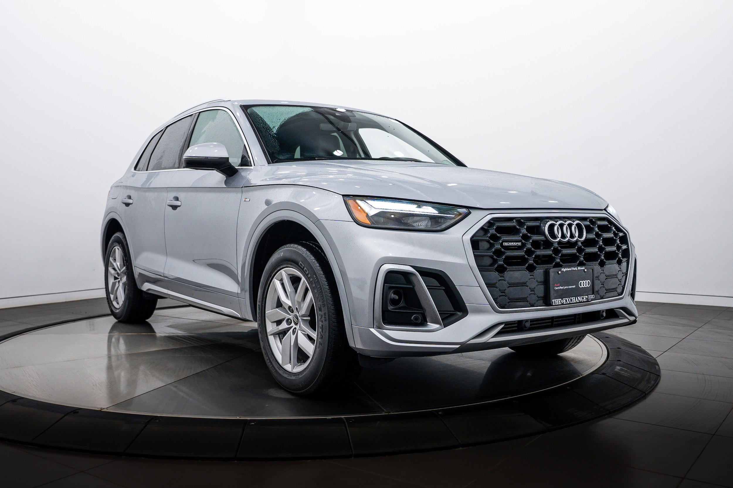 Certified 2023 Audi Q5 2.0T Premium w/ Convenience Package AWD/4WD image 2