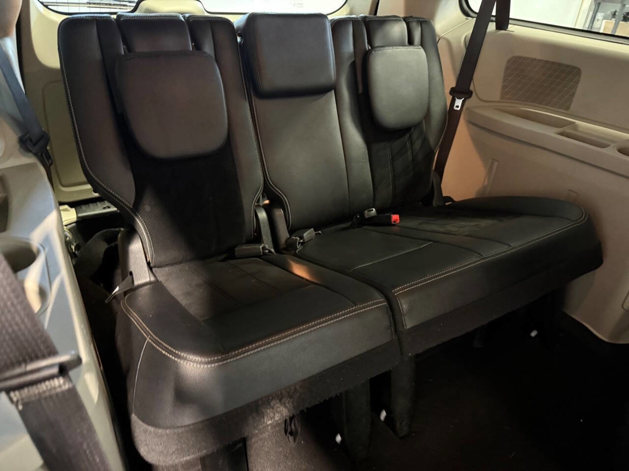 Used 2018 Dodge Grand Caravan SXT FWD image 14