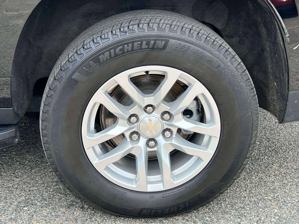 Used 2023 Chevrolet Suburban LT AWD/4WD image 10