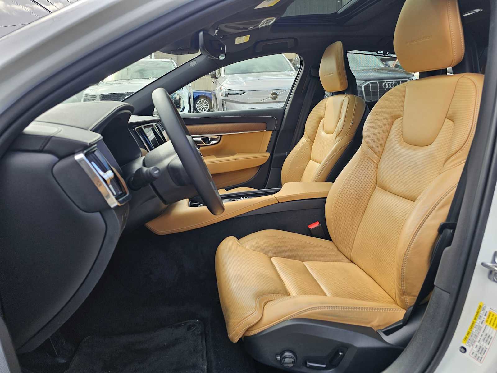 Used 2017 Volvo S90 T6 Inscription w/ Vision Package image 19