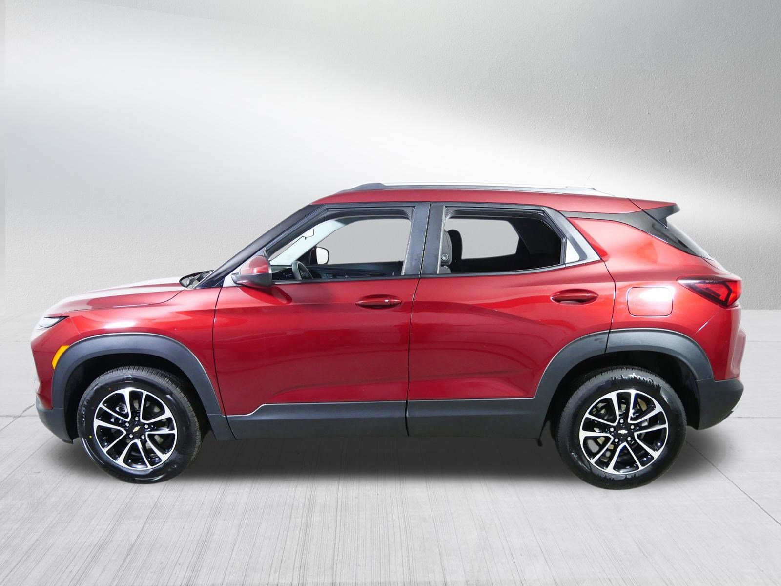 Used 2025 Chevrolet TrailBlazer LT image 4