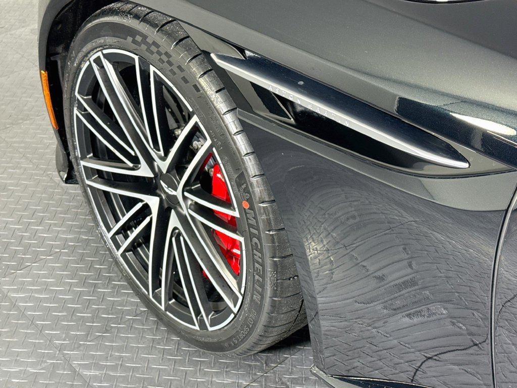 Used 2024 Aston Martin DB12 Coupe RWD image 25