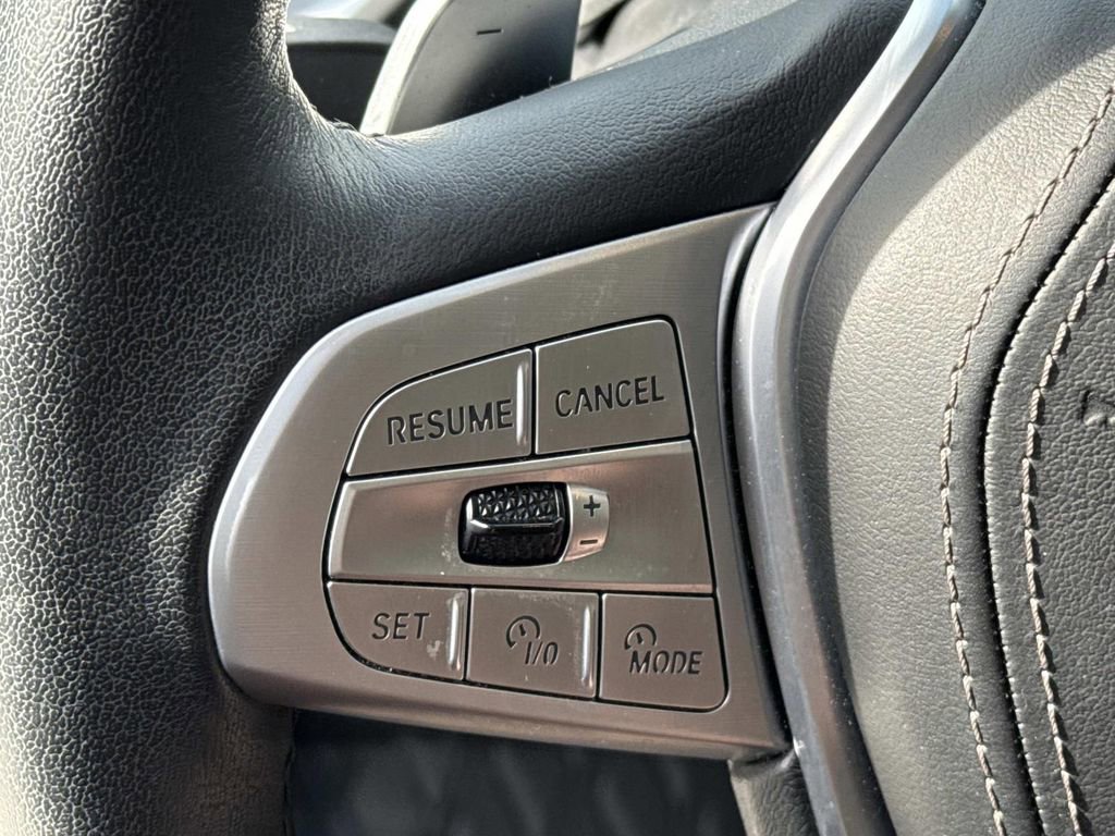 Used 2023 BMW X7 xDrive40i w/ Parking Assistance Package AWD/4WD image 25
