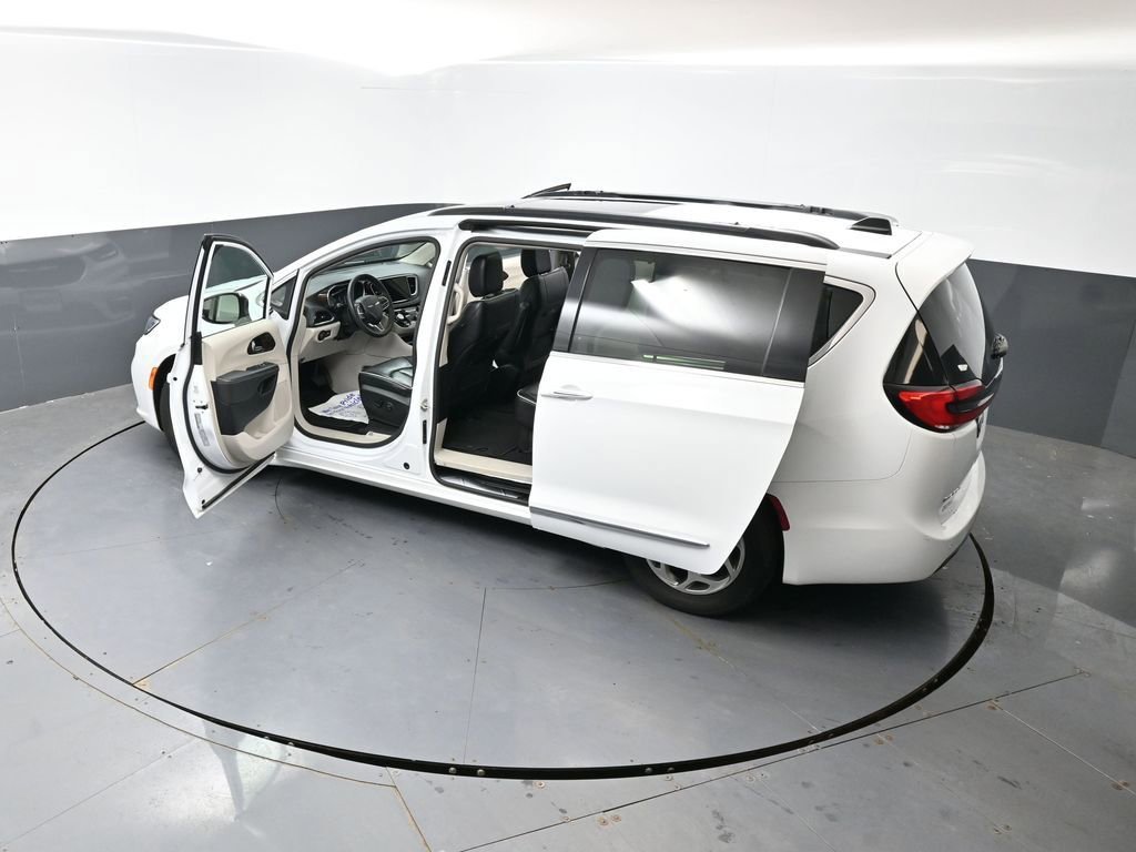 Used 2023 Chrysler Pacifica Limited FWD image 63