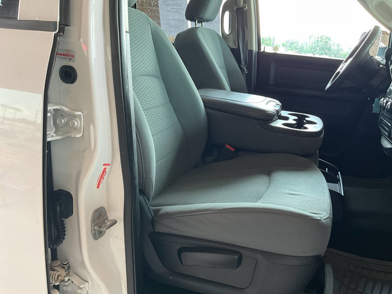 Used 2014 RAM 2500 Tradesman w/ Chrome Appearance Group AWD/4WD image 13