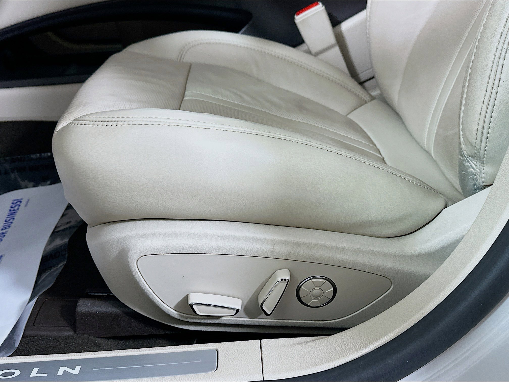 Used 2019 Lincoln MKZ Reserve FWD image 20