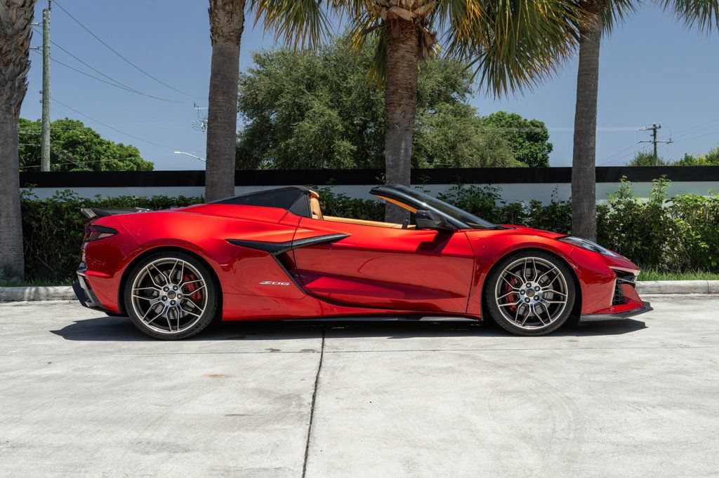 Used 2023 Chevrolet Corvette Z06 w/ Stealth Interior Trim Package RWD image 10