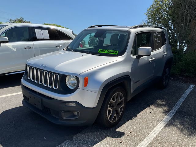 Used 2018 Jeep Renegade Latitude FWD image 3