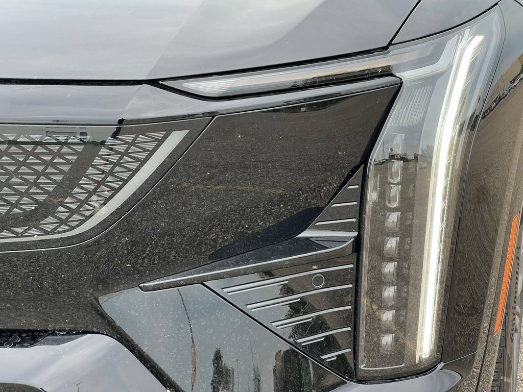 New 2027 Cadillac Optiq Premium Sport w/ LPO, Floor Liner Package AWD/4WD image 30