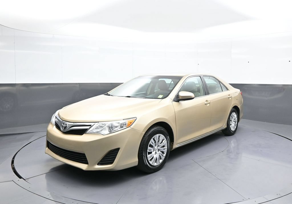 Used 2012 Toyota Camry LE FWD image 1