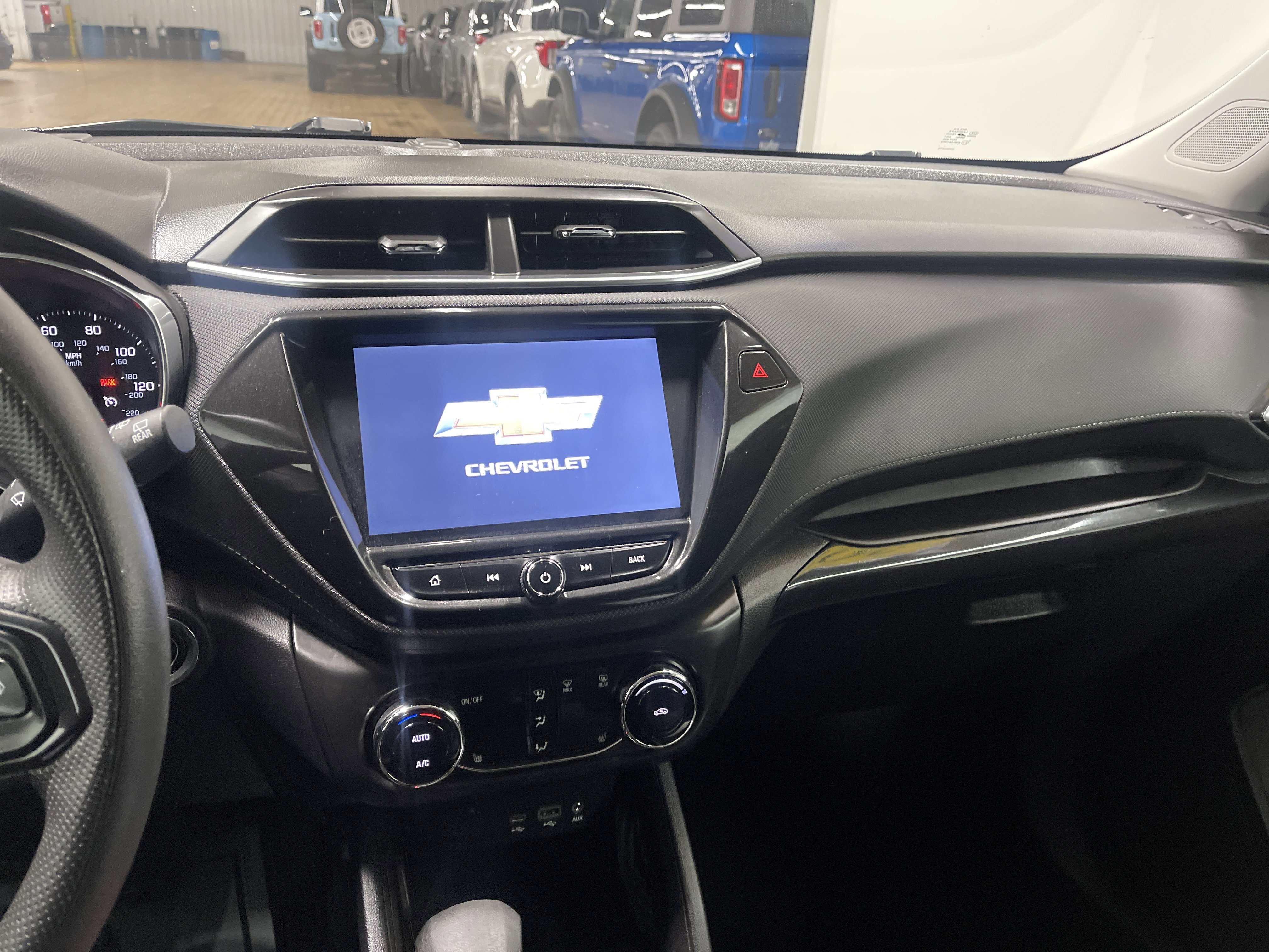 Used 2023 Chevrolet TrailBlazer LT w/ Convenience Package image 30