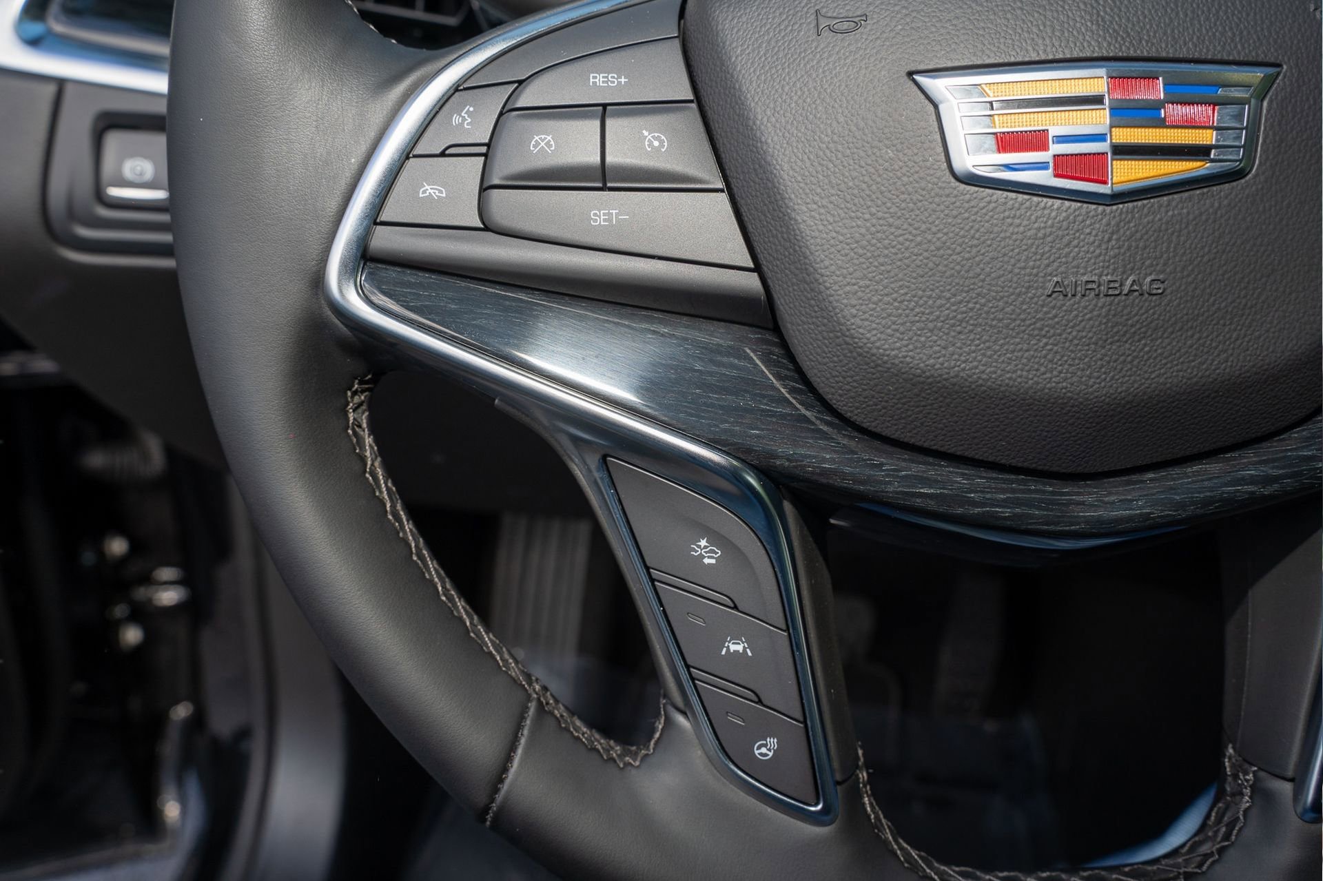 Used 2025 Cadillac XT5 Premium Luxury image 31