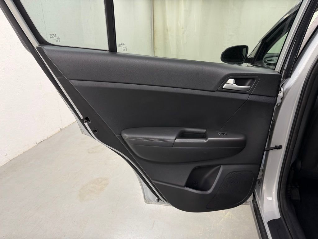 Used 2018 Kia Sportage LX image 15