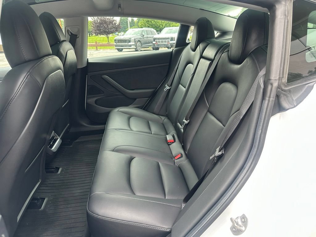 Used 2020 Tesla Model 3 Standard Range Plus RWD image 11