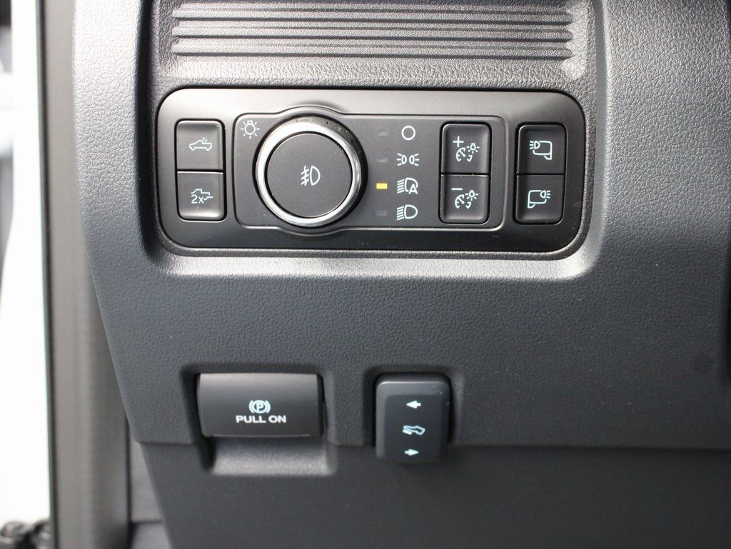 Used 2025 Ford F350 Lariat w/ Black Appearance Package image 63