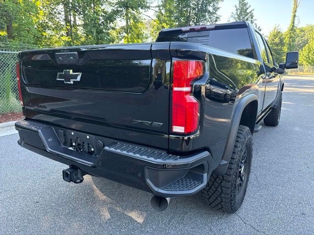 Used 2025 Chevrolet Silverado 2500 ZR2 w/ Technology Package AWD/4WD image 13
