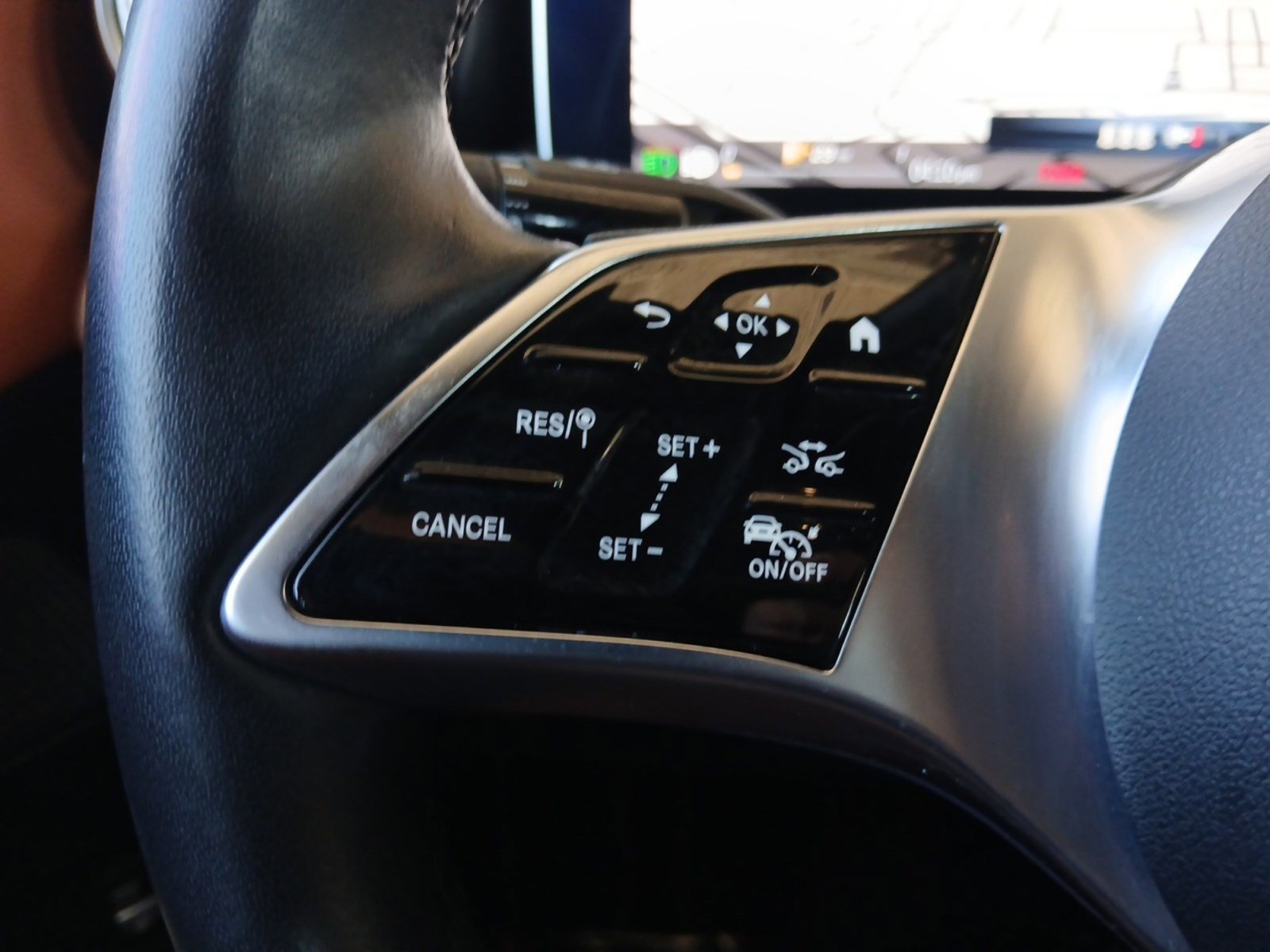 Used 2023 Mercedes-Benz C 300 Sedan image 16