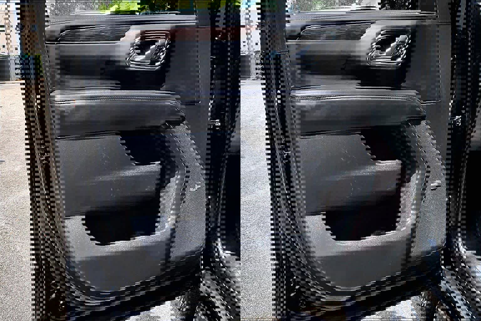 Used 2024 Chevrolet Suburban LT AWD/4WD image 26