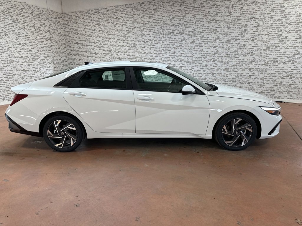 New 2026 Hyundai Elantra Limited image 8