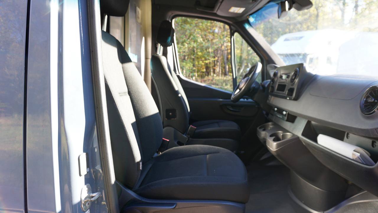 Used 2019 Mercedes-Benz Sprinter 144 image 13