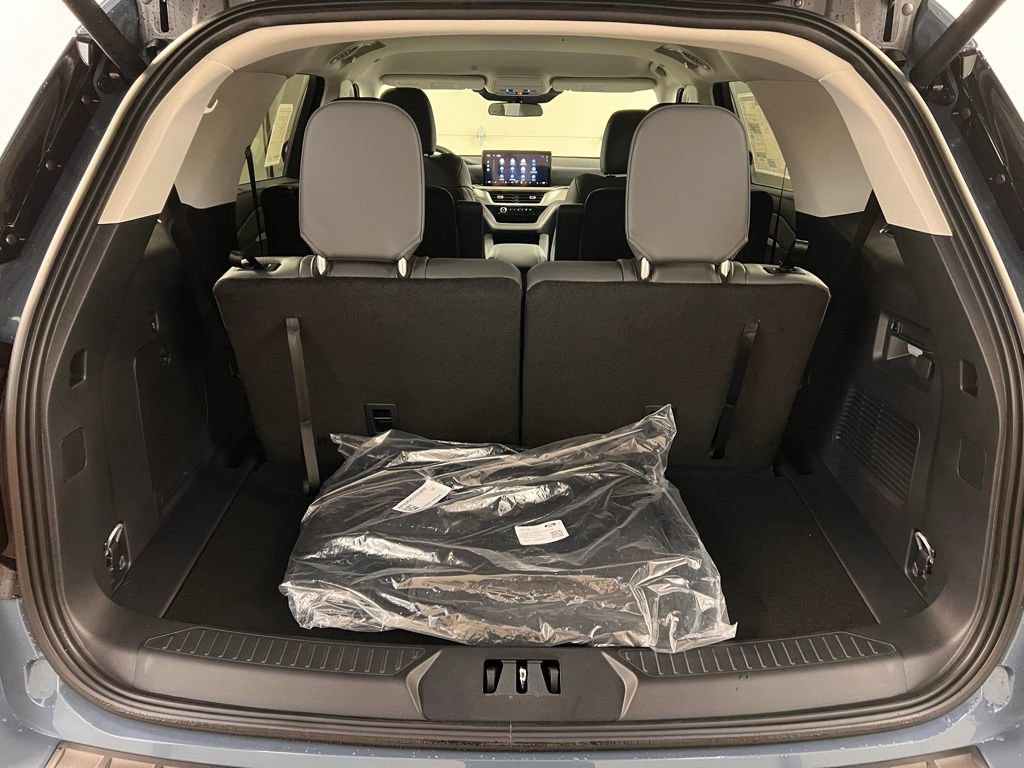 New 2026 Ford Explorer Active w/ Active Comfort Package AWD/4WD image 34