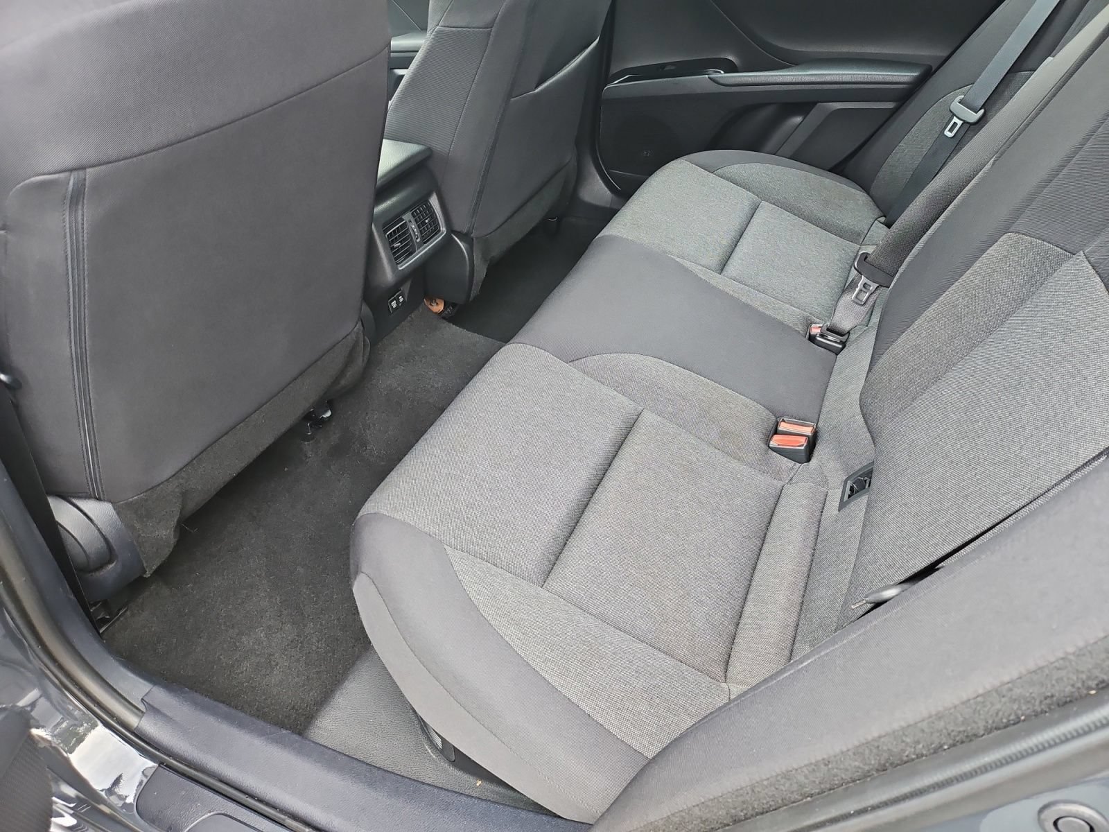 Used 2025 Toyota Camry LE FWD image 33